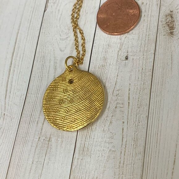 Picture Frame Necklace  - Picture 3 of 3